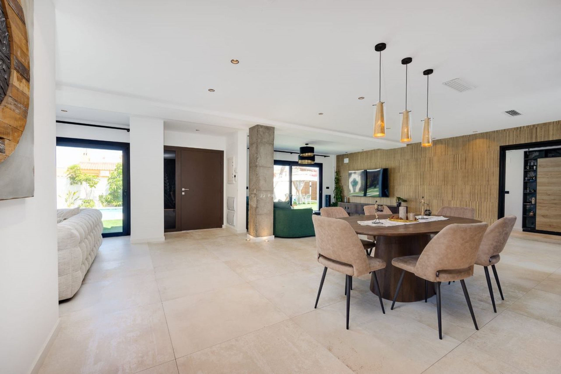 Z drugiej ręki - Villa -
Torrevieja - Costa Blanca