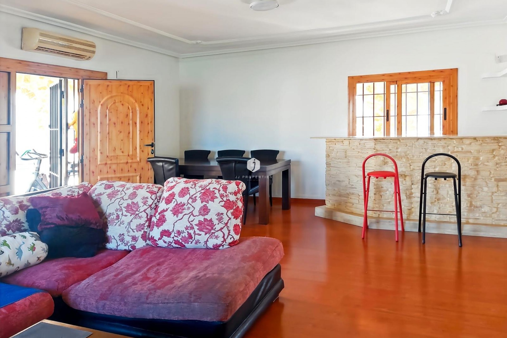 Z drugiej ręki - Villa -
Torrevieja - Costa Blanca