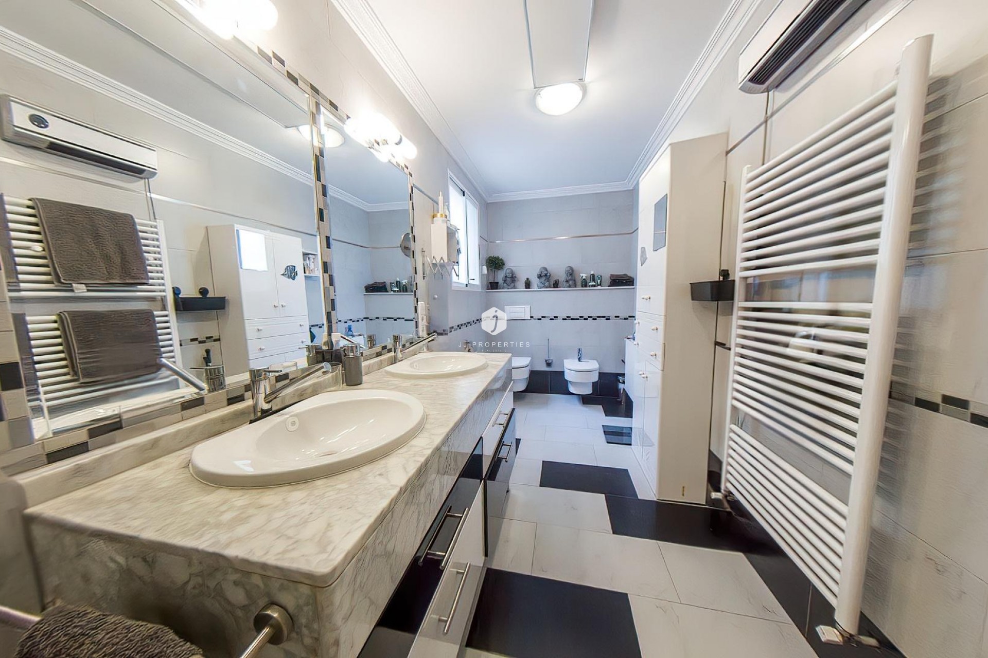 Z drugiej ręki - Villa -
Torrevieja - Costa Blanca