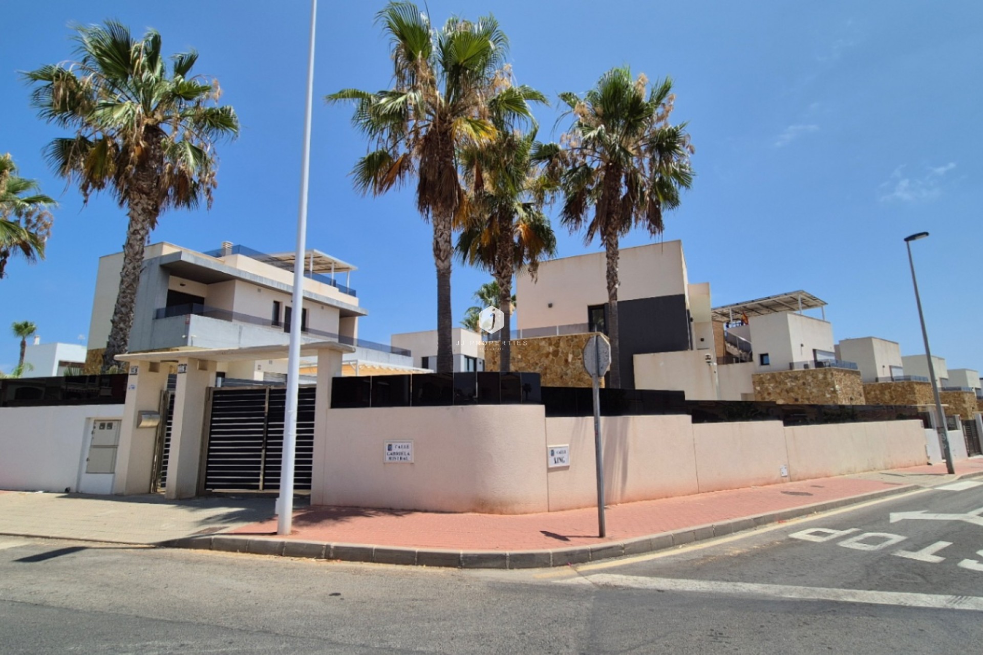 Z drugiej ręki - Villa -
Torrevieja - Costa Blanca