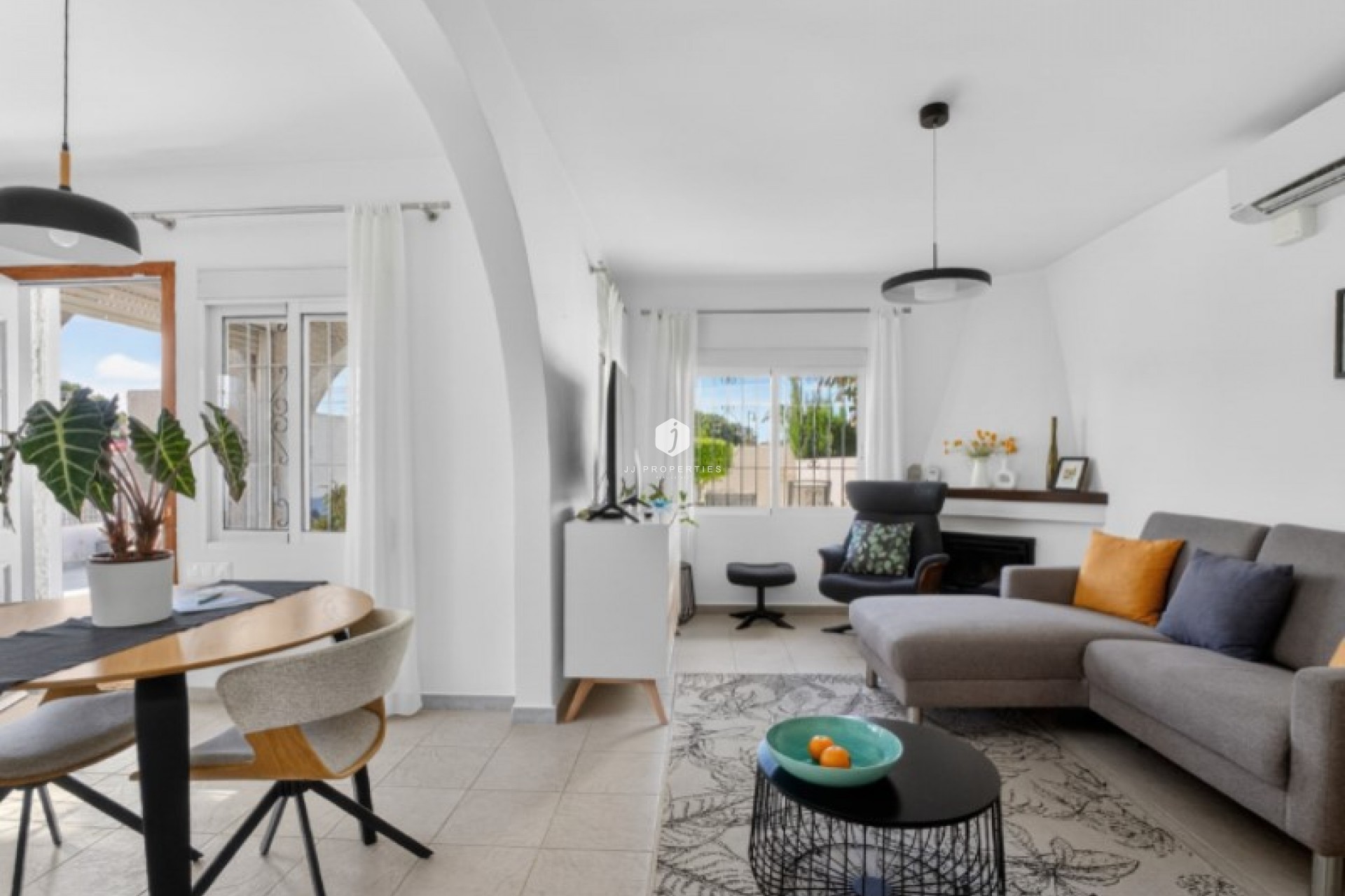 Z drugiej ręki - Villa -
Torrevieja - Costa Blanca