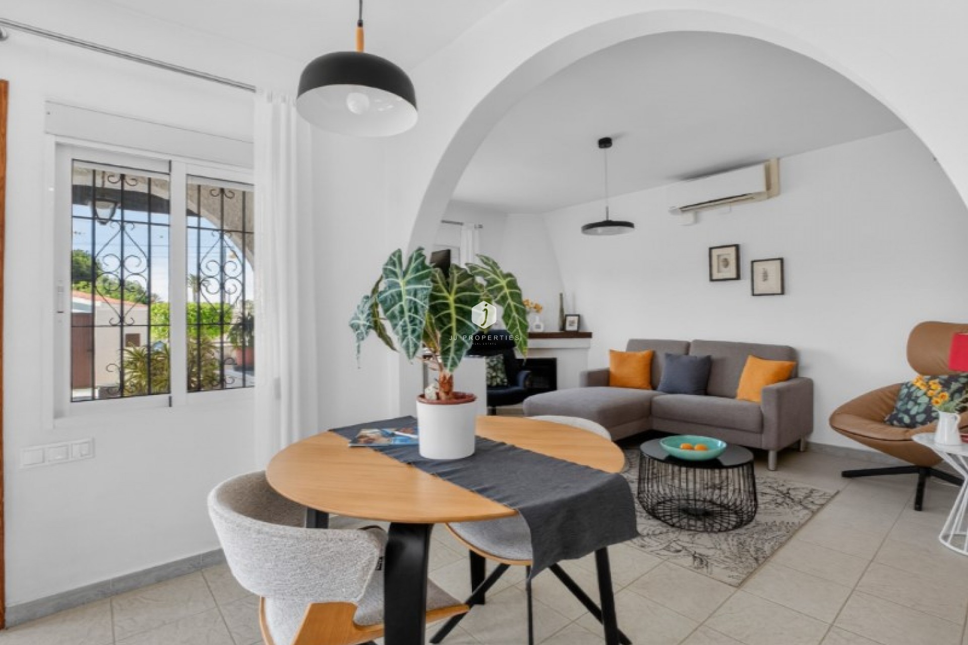 Z drugiej ręki - Villa -
Torrevieja - Costa Blanca