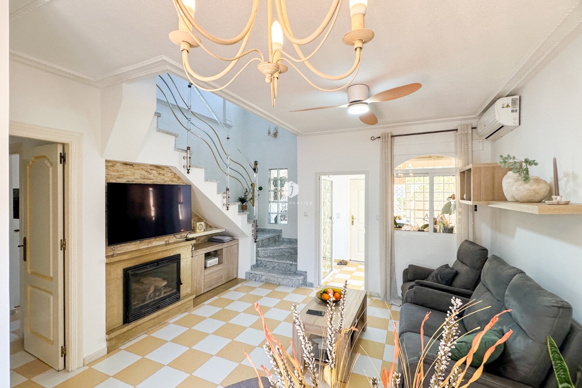 Z drugiej ręki - Villa -
Torrevieja - Costa Blanca