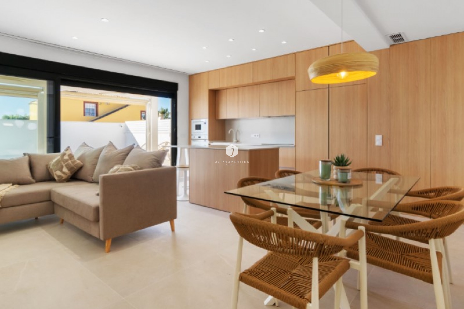 Z drugiej ręki - Villa -
Torrevieja - Costa Blanca