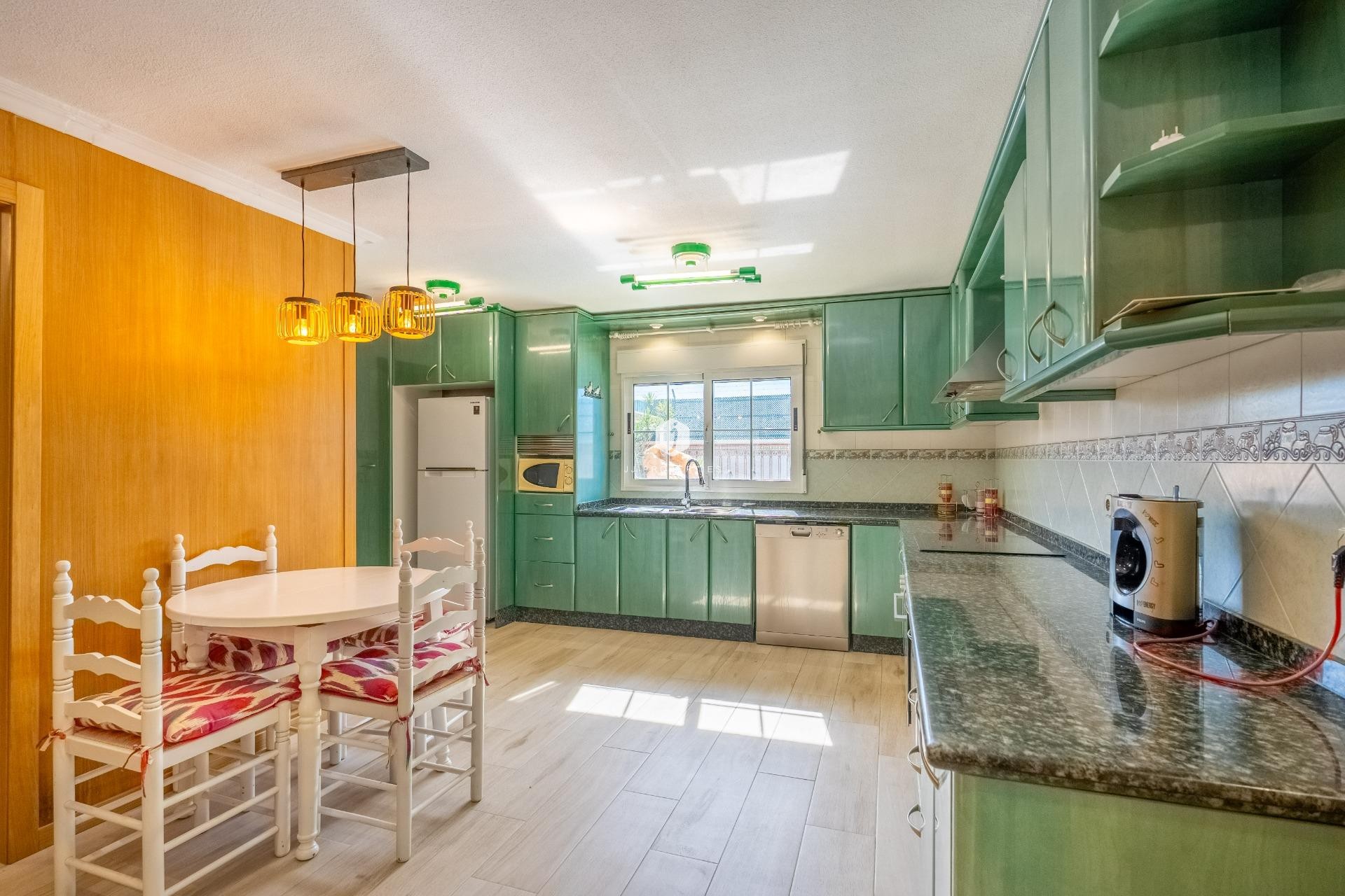 Z drugiej ręki - Villa -
Torrevieja - El chaparral