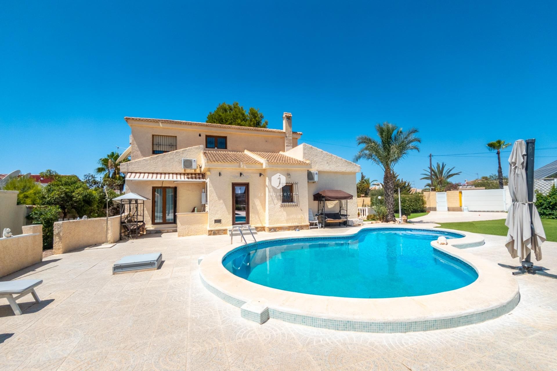 Z drugiej ręki - Villa -
Torrevieja - El chaparral
