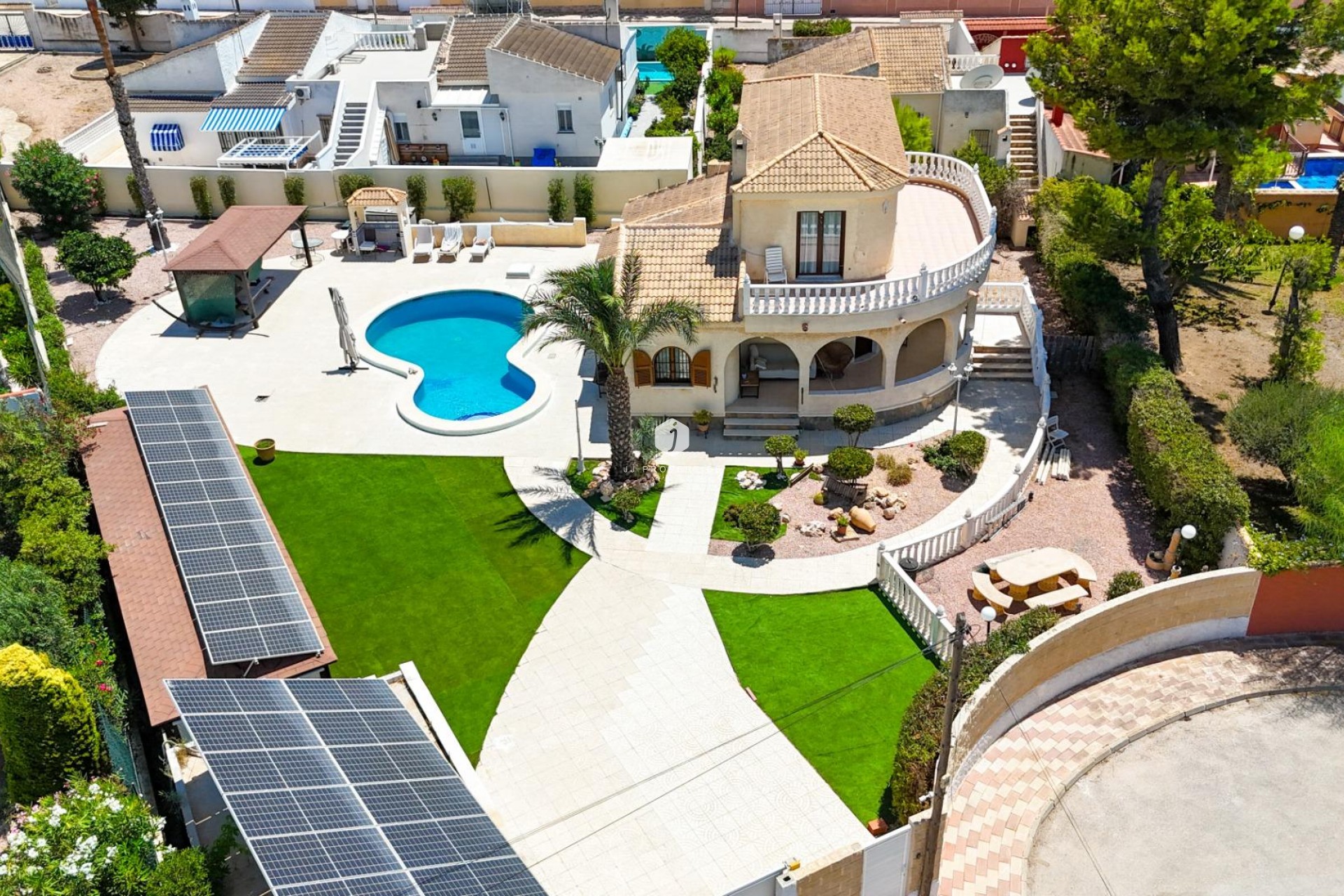 Z drugiej ręki - Villa -
Torrevieja - El chaparral