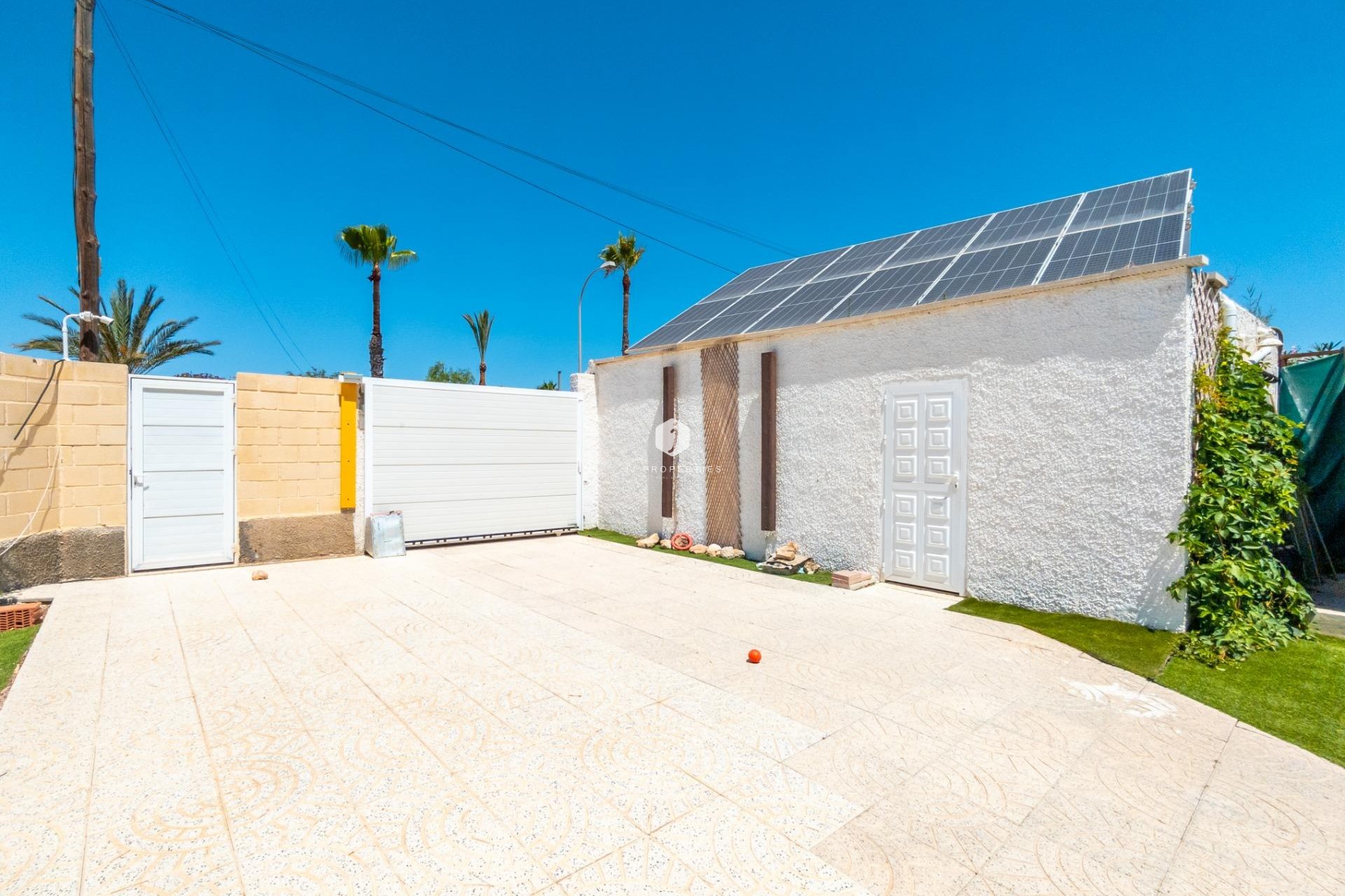 Z drugiej ręki - Villa -
Torrevieja - El chaparral