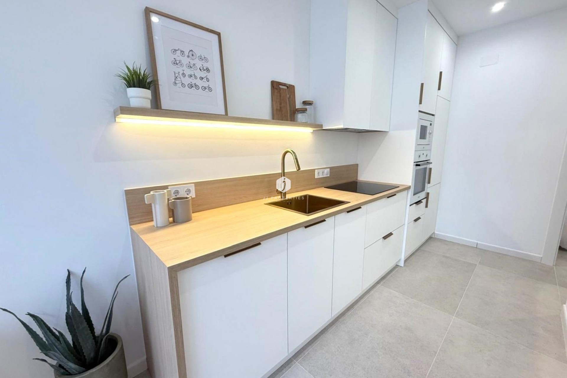 Z drugiej ręki - Villa -
Torrevieja - El chaparral