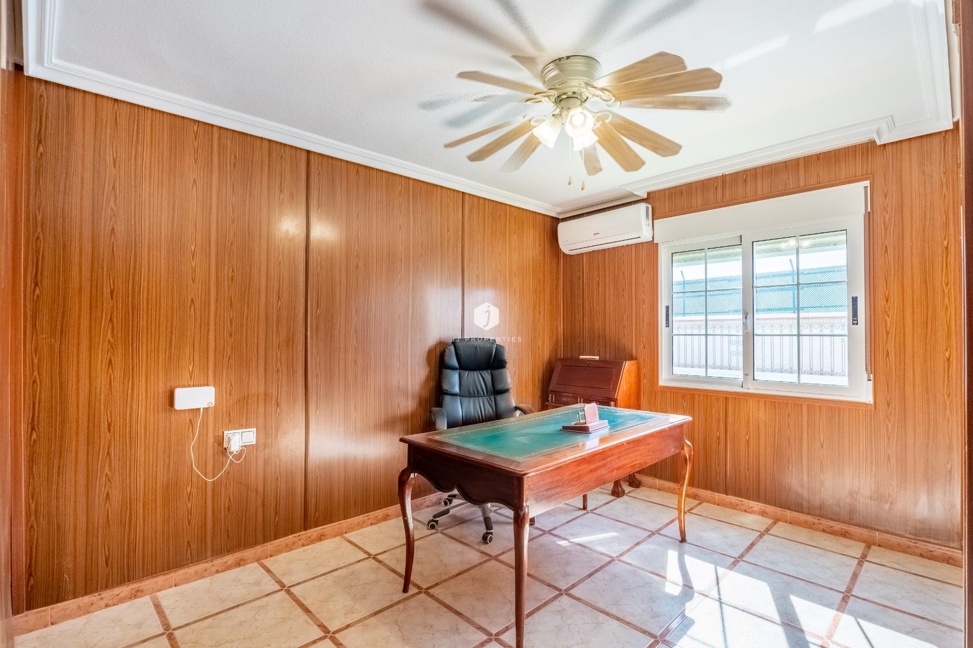 Z drugiej ręki - Villa -
Torrevieja - El chaparral