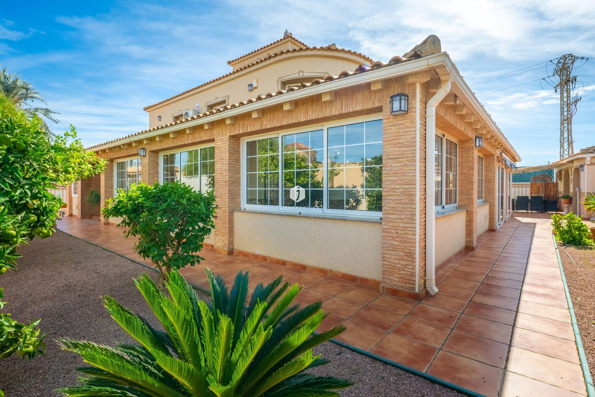 Z drugiej ręki - Villa -
Torrevieja - El chaparral