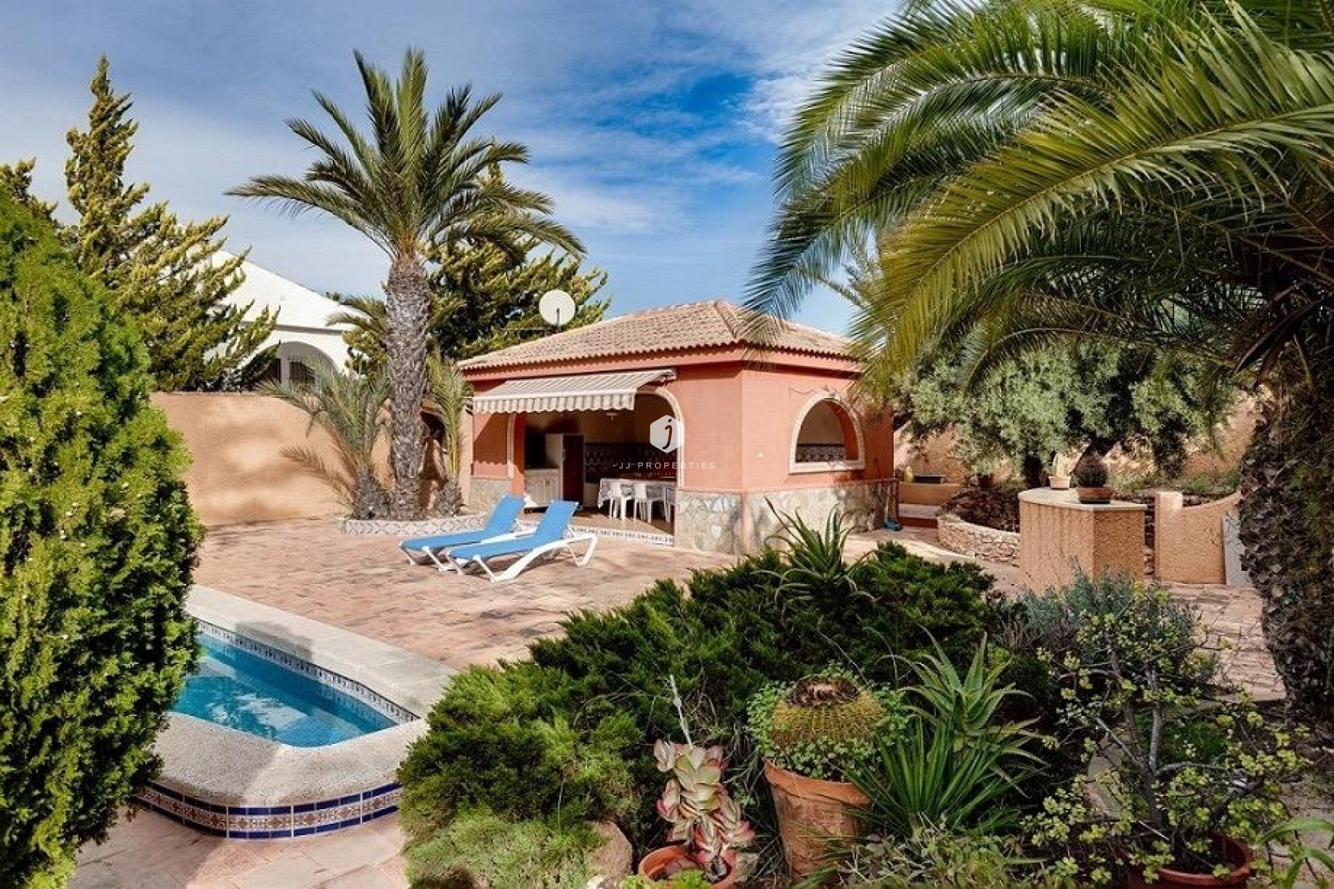 Z drugiej ręki - Villa -
Torrevieja - El chaparral