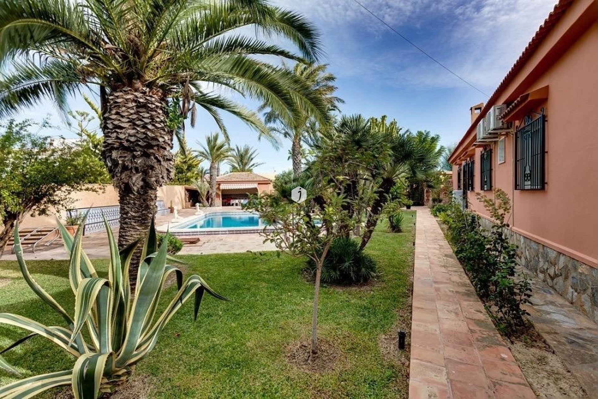 Z drugiej ręki - Villa -
Torrevieja - El chaparral