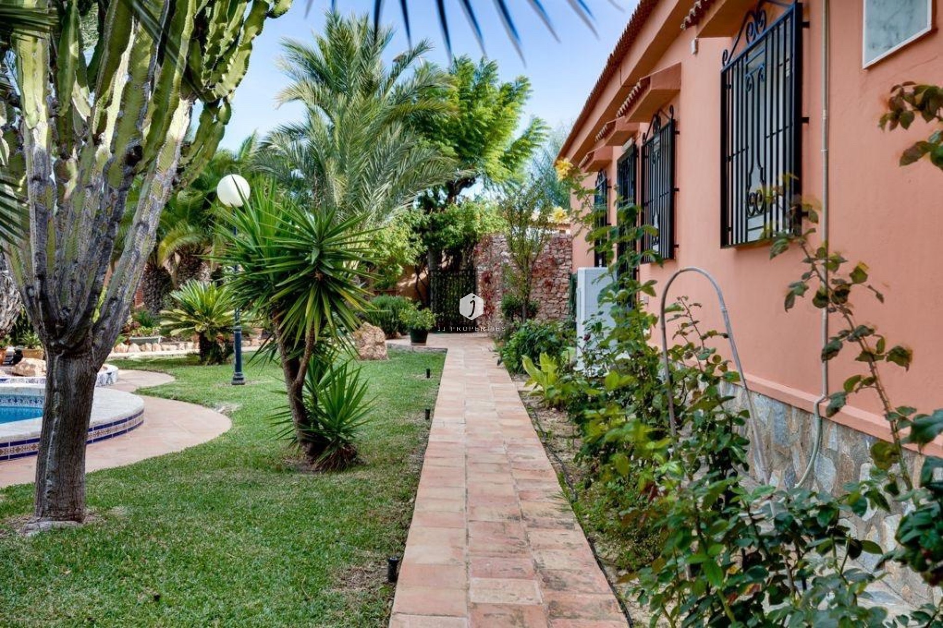 Z drugiej ręki - Villa -
Torrevieja - El chaparral