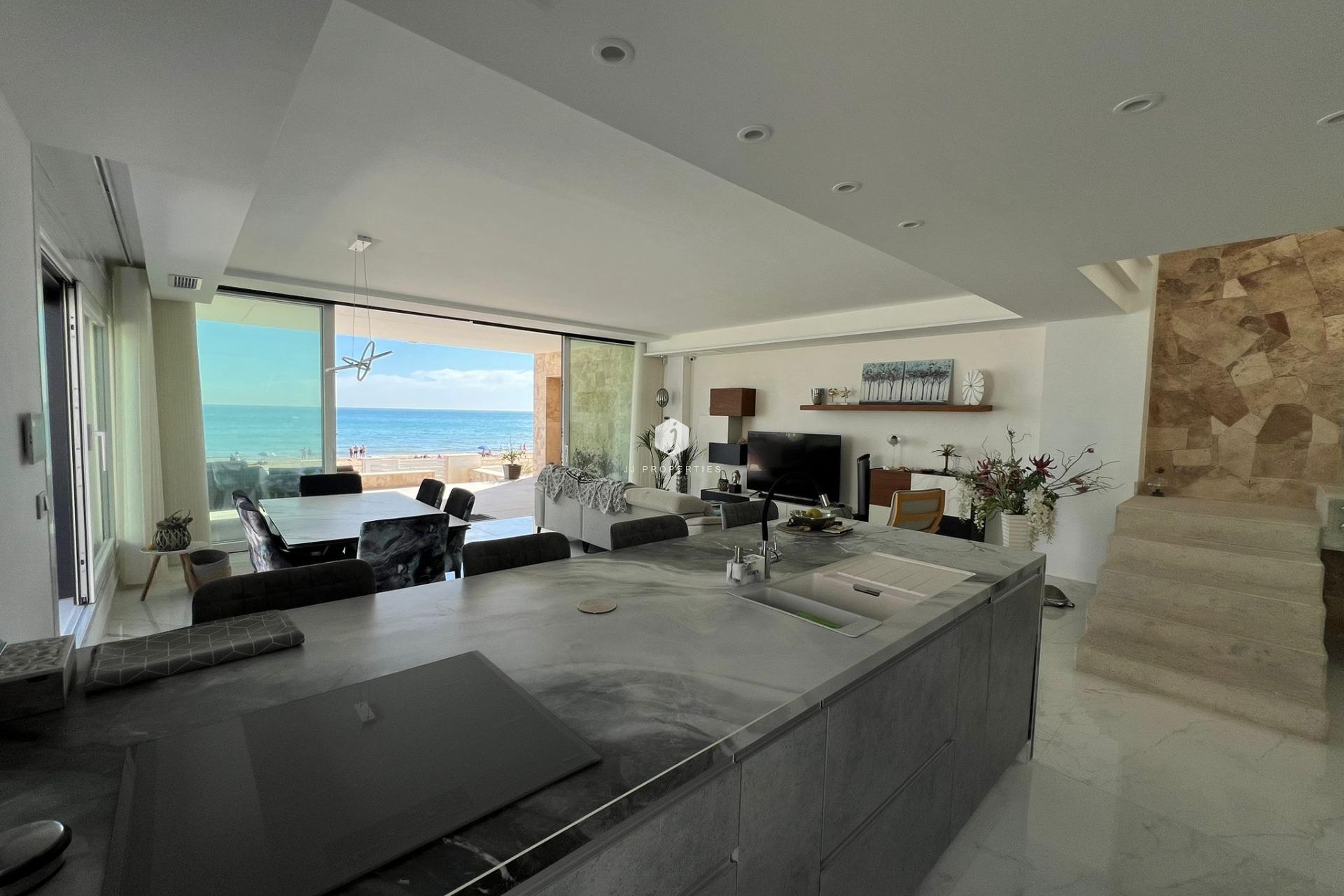 Z drugiej ręki - Villa -
Torrevieja - La Mata