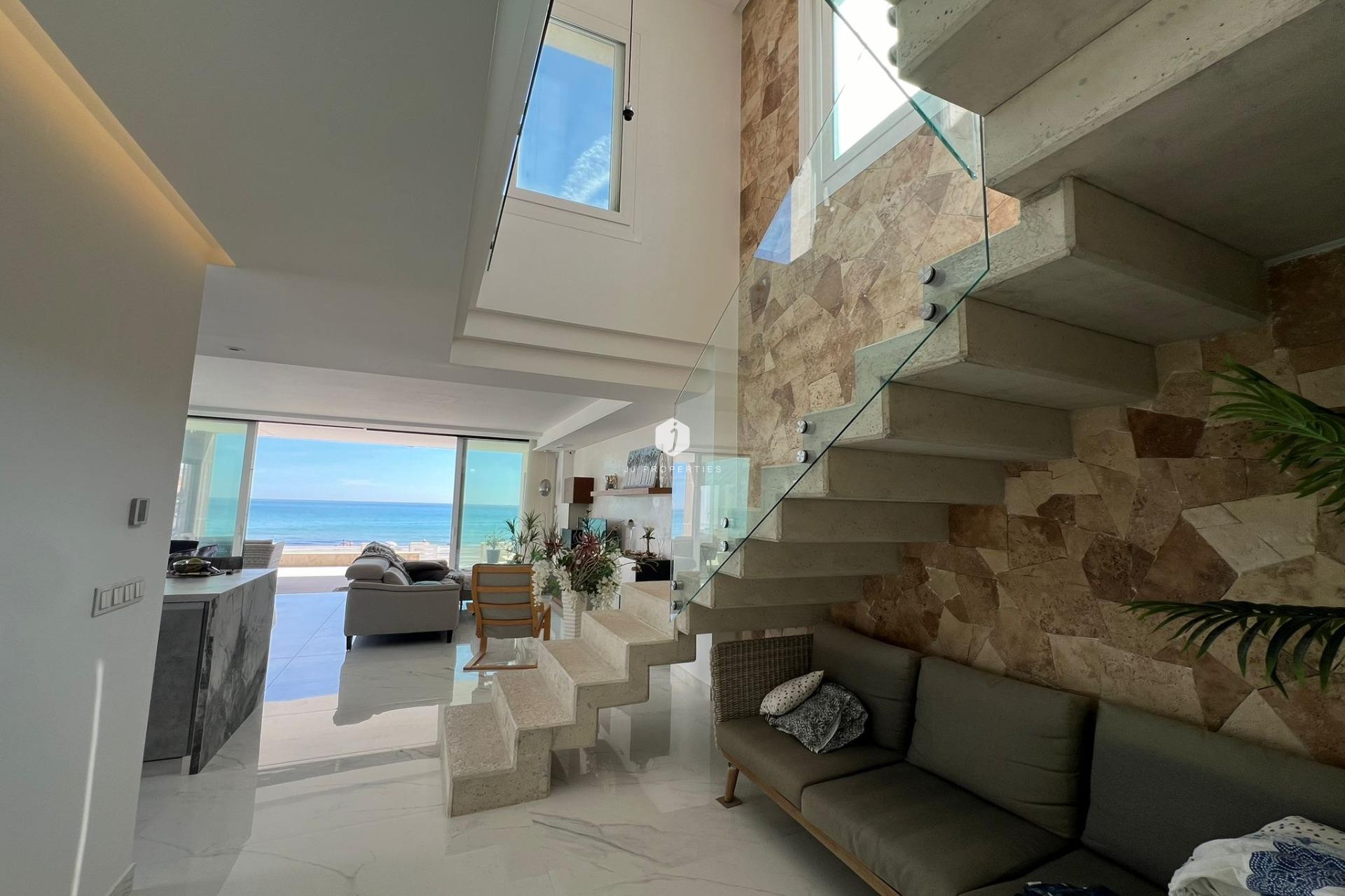 Z drugiej ręki - Villa -
Torrevieja - La Mata