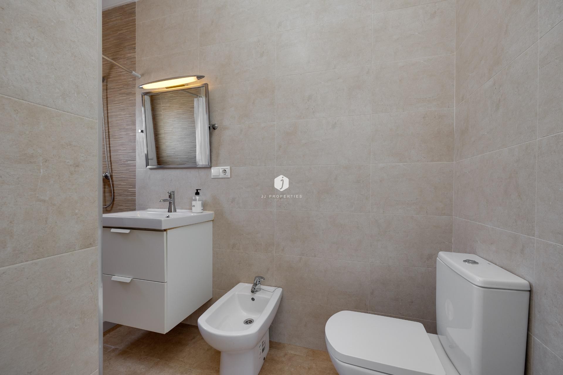 Z drugiej ręki - Villa -
Torrevieja - La Siesta - El Salado - Torreta