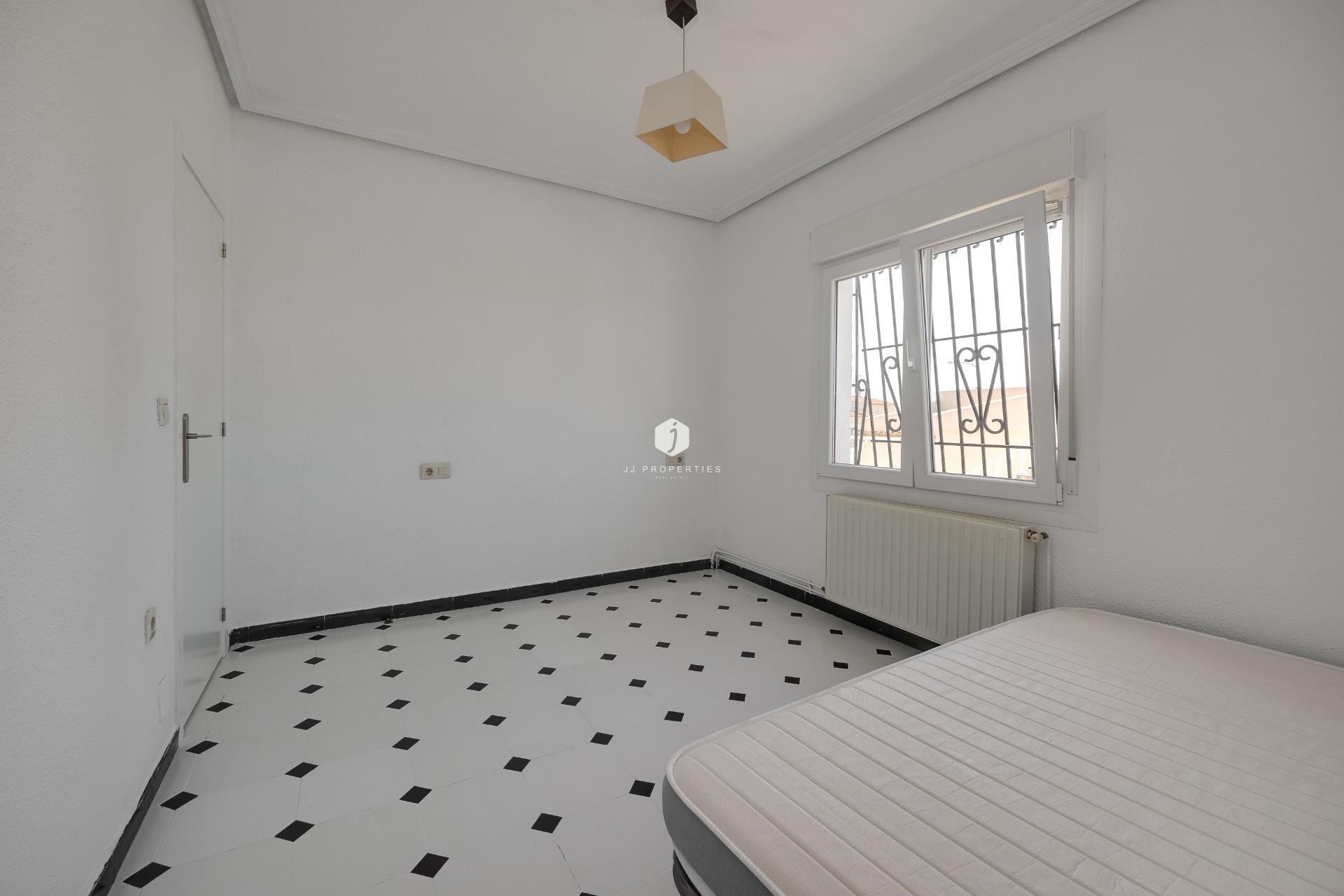 Z drugiej ręki - Villa -
Torrevieja - La Siesta - El Salado - Torreta