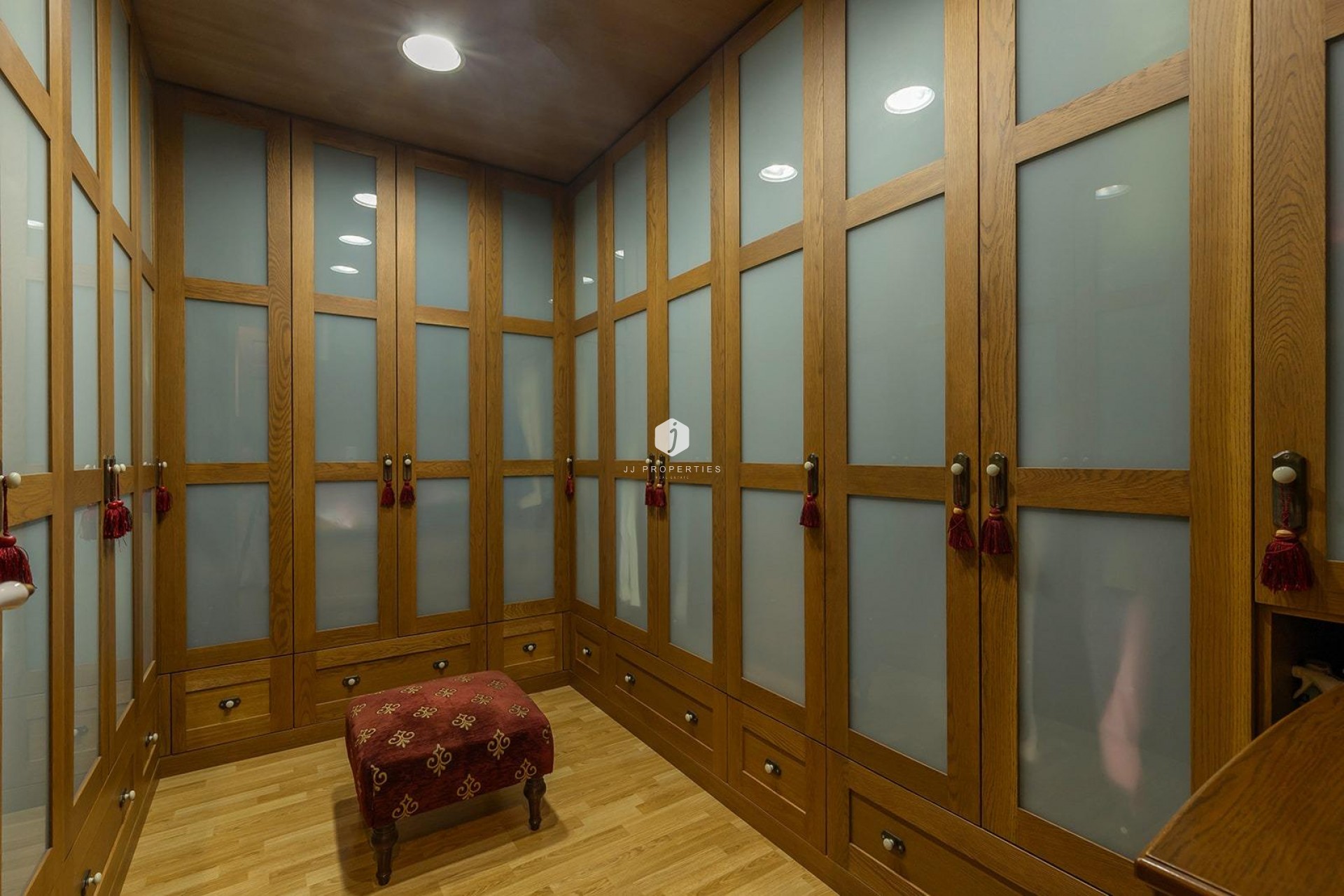 Z drugiej ręki - Villa -
Torrevieja - La veleta