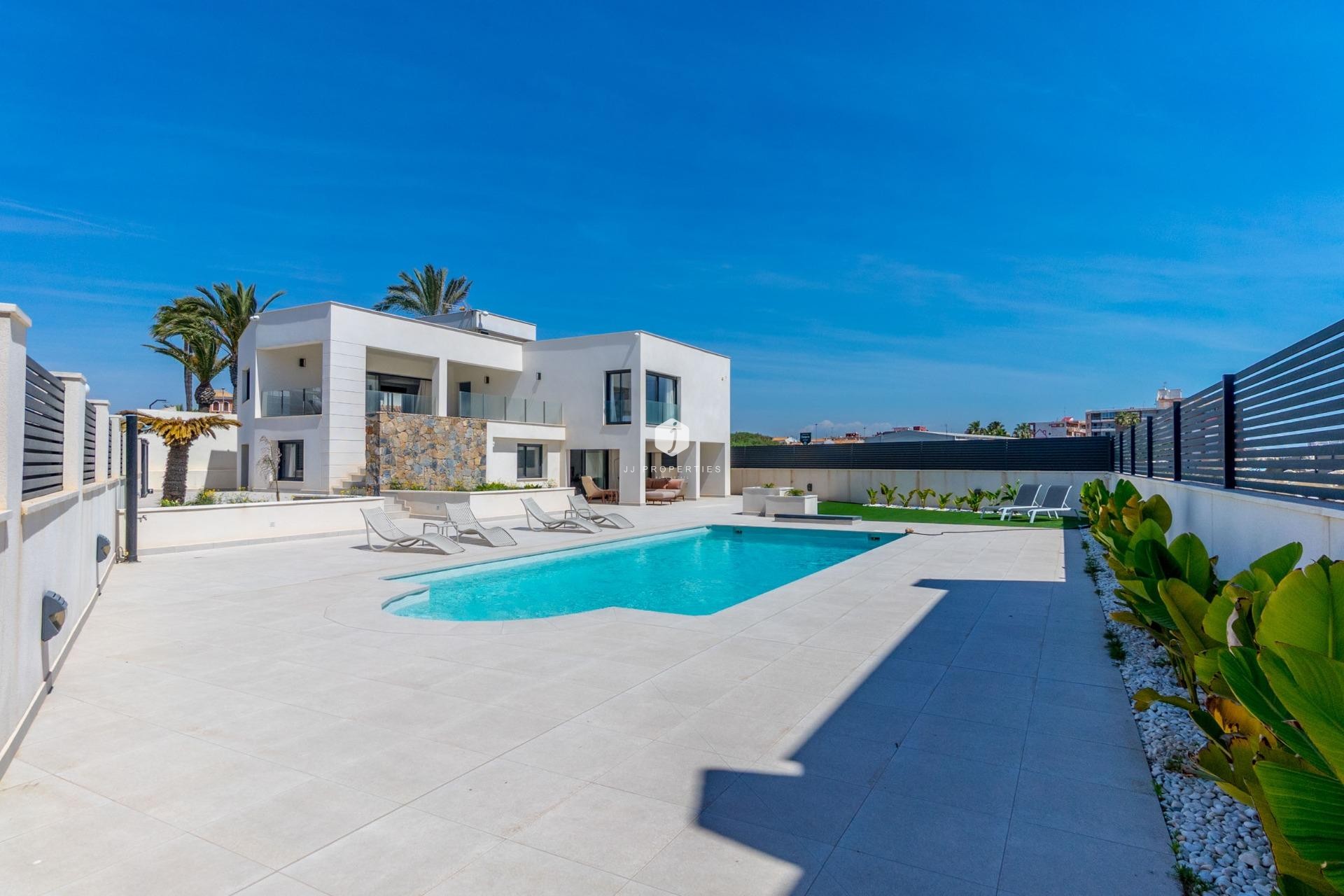 Z drugiej ręki - Villa -
Torrevieja - La veleta