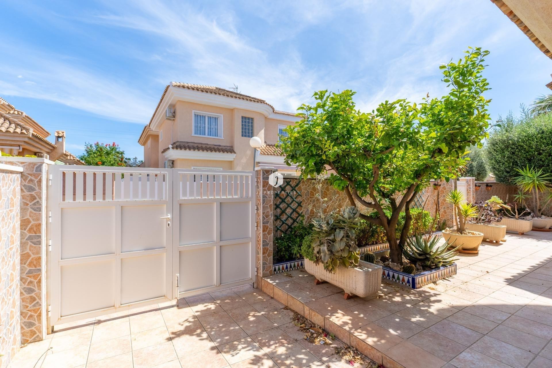 Z drugiej ręki - Villa -
Torrevieja - Los Balcones - Los Altos del Edén