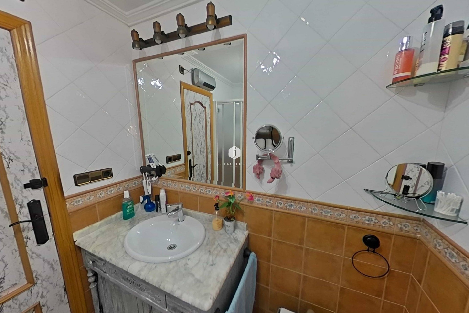 Z drugiej ręki - Villa -
Torrevieja - Los Balcones