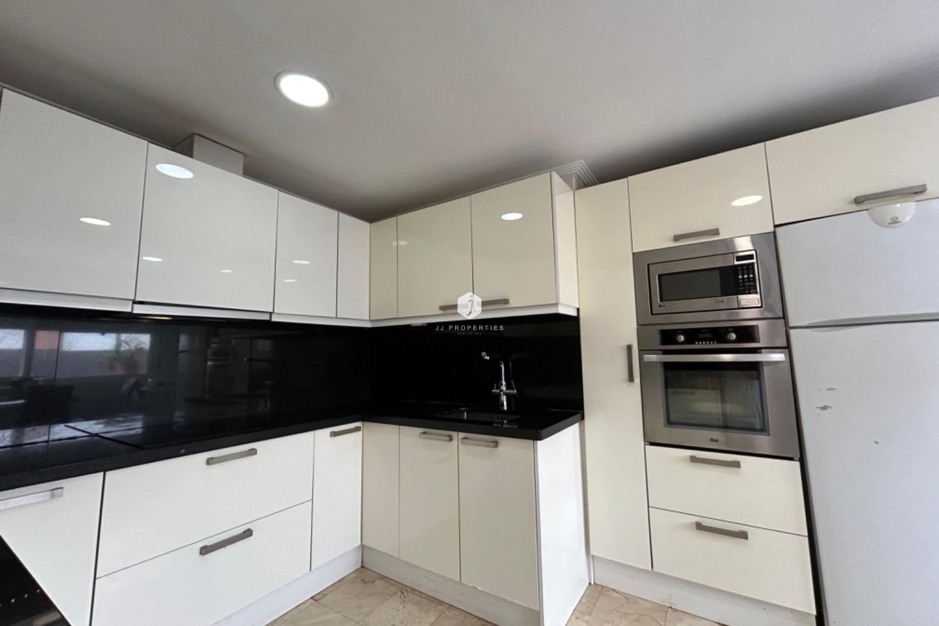 Z drugiej ręki - Villa -
Torrevieja - Los Frutales