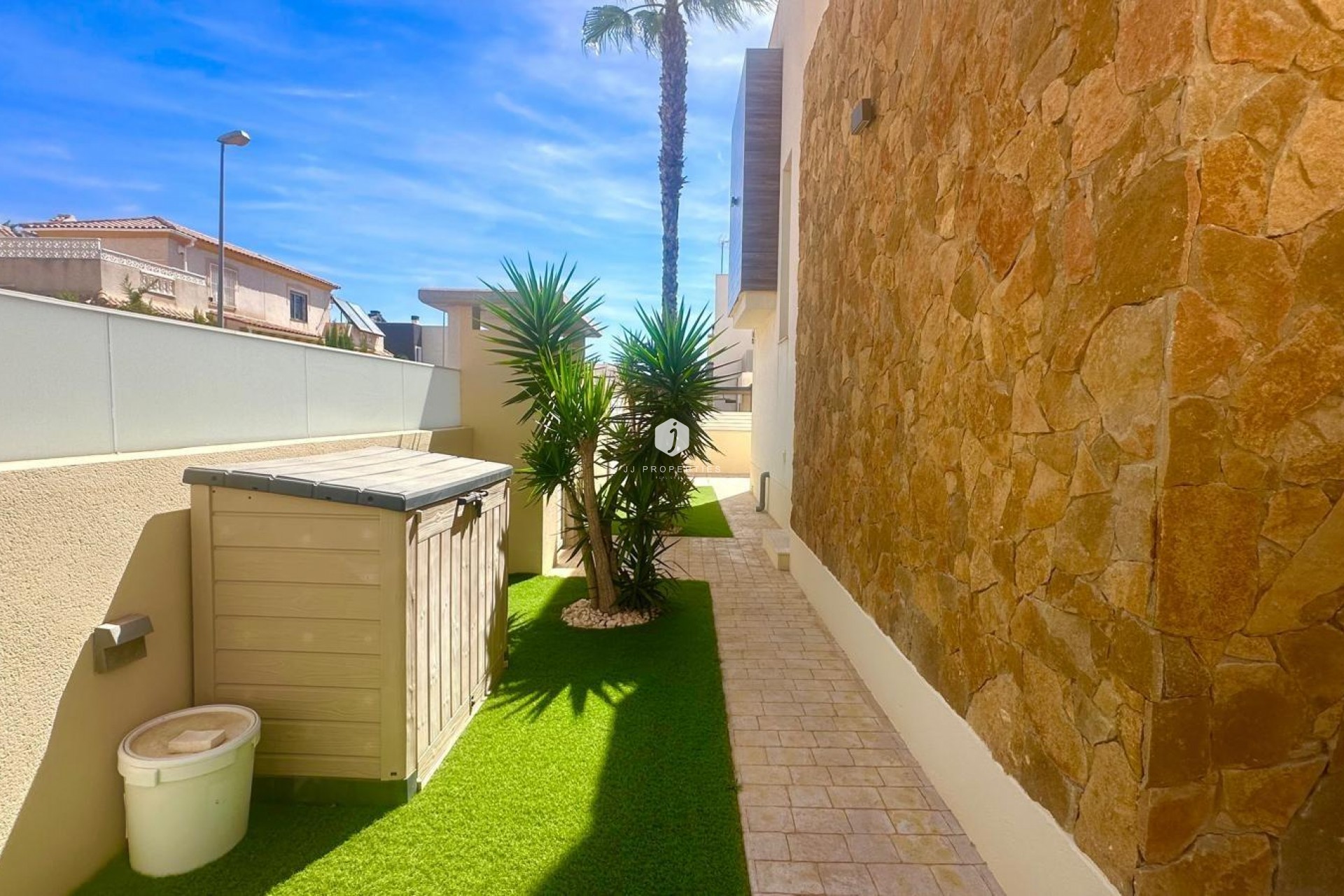 Z drugiej ręki - Villa -
Torrevieja - Miramar - Torre Del Moro