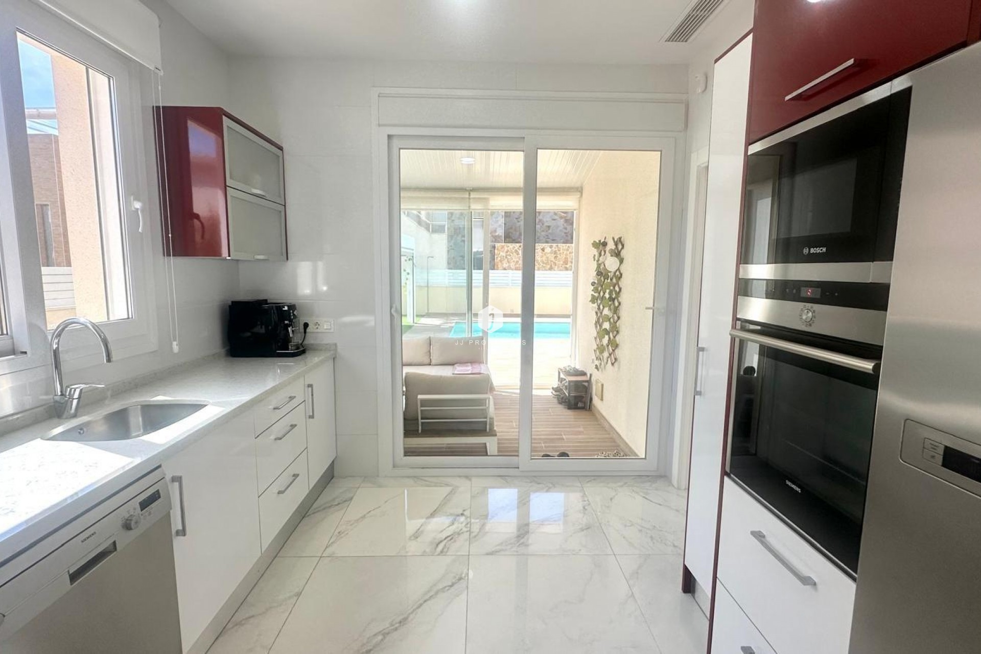 Z drugiej ręki - Villa -
Torrevieja - Miramar - Torre Del Moro