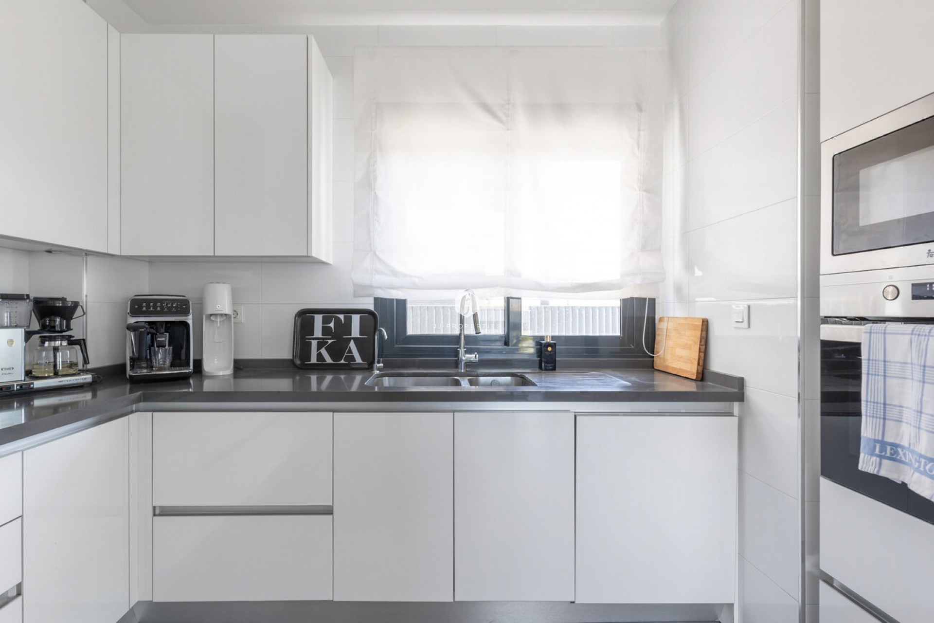 Z drugiej ręki - Villa -
Torrevieja - Rosaleda