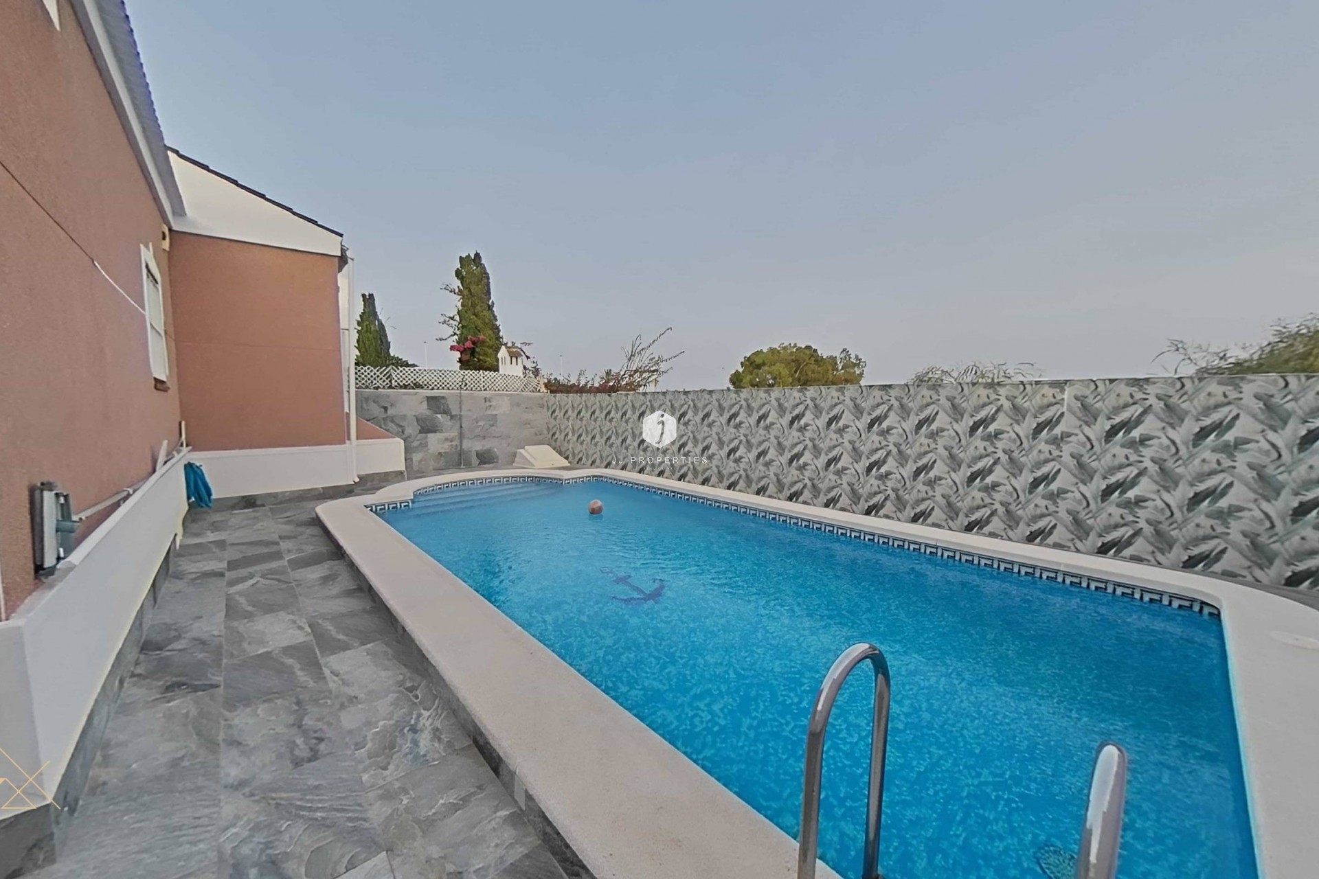 Z drugiej ręki - Villa -
Torrevieja - San luis