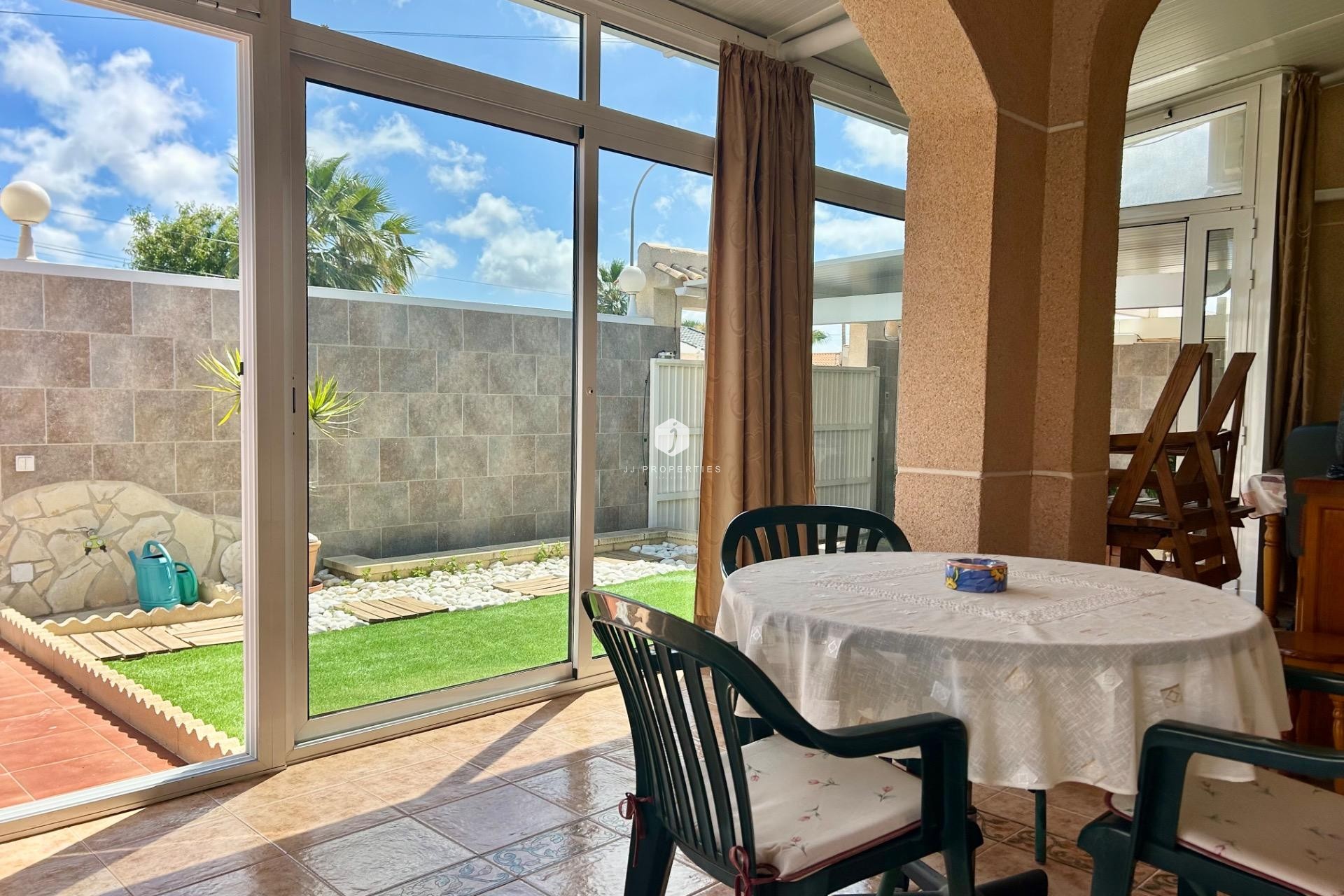 Z drugiej ręki - Villa -
Torrevieja - San luis