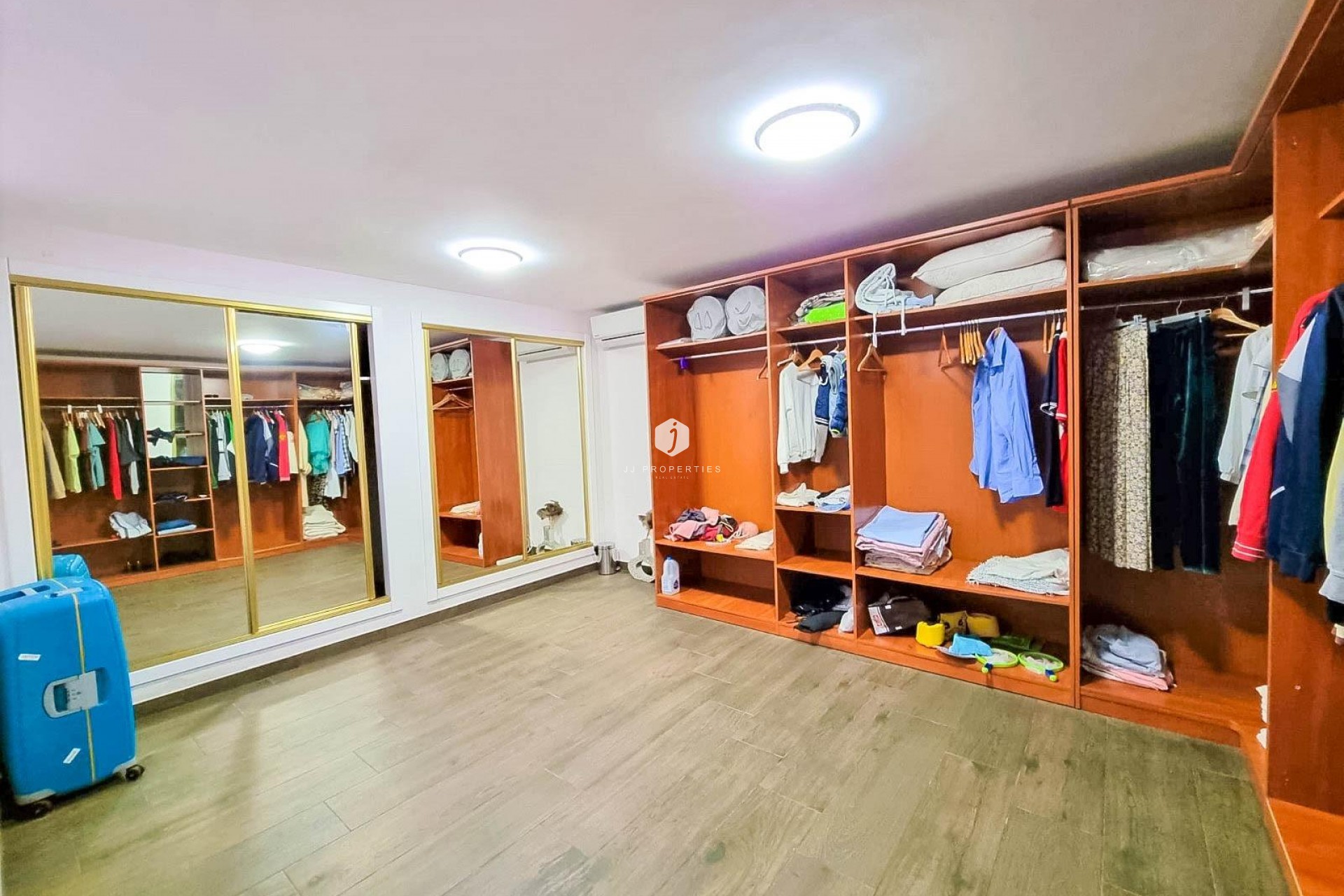 Z drugiej ręki - Villa -
Torrevieja - Torre la mata