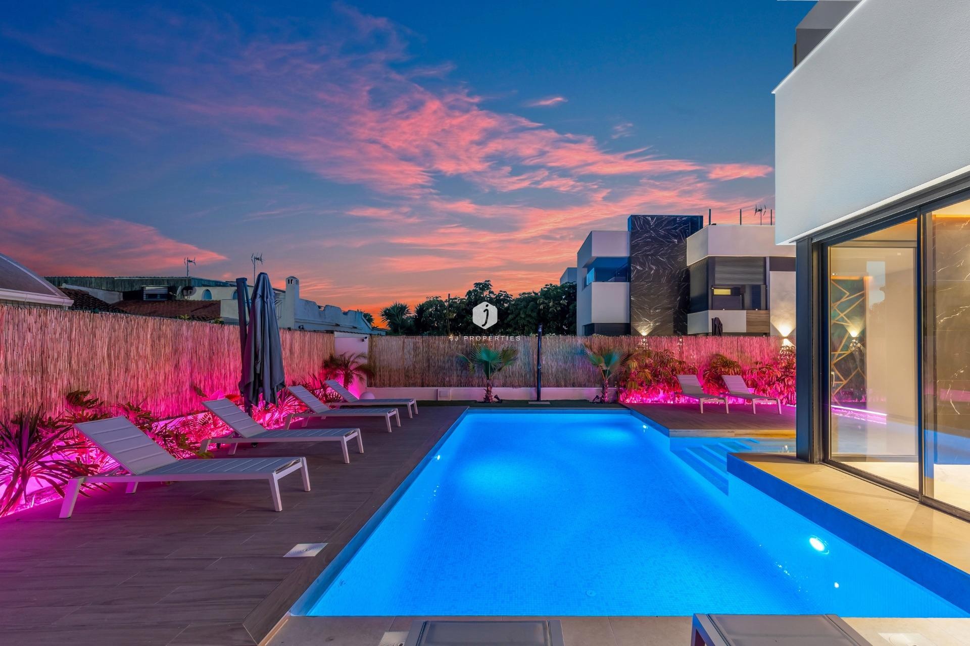 Z drugiej ręki - Villa -
Torrevieja - Torreta Florida