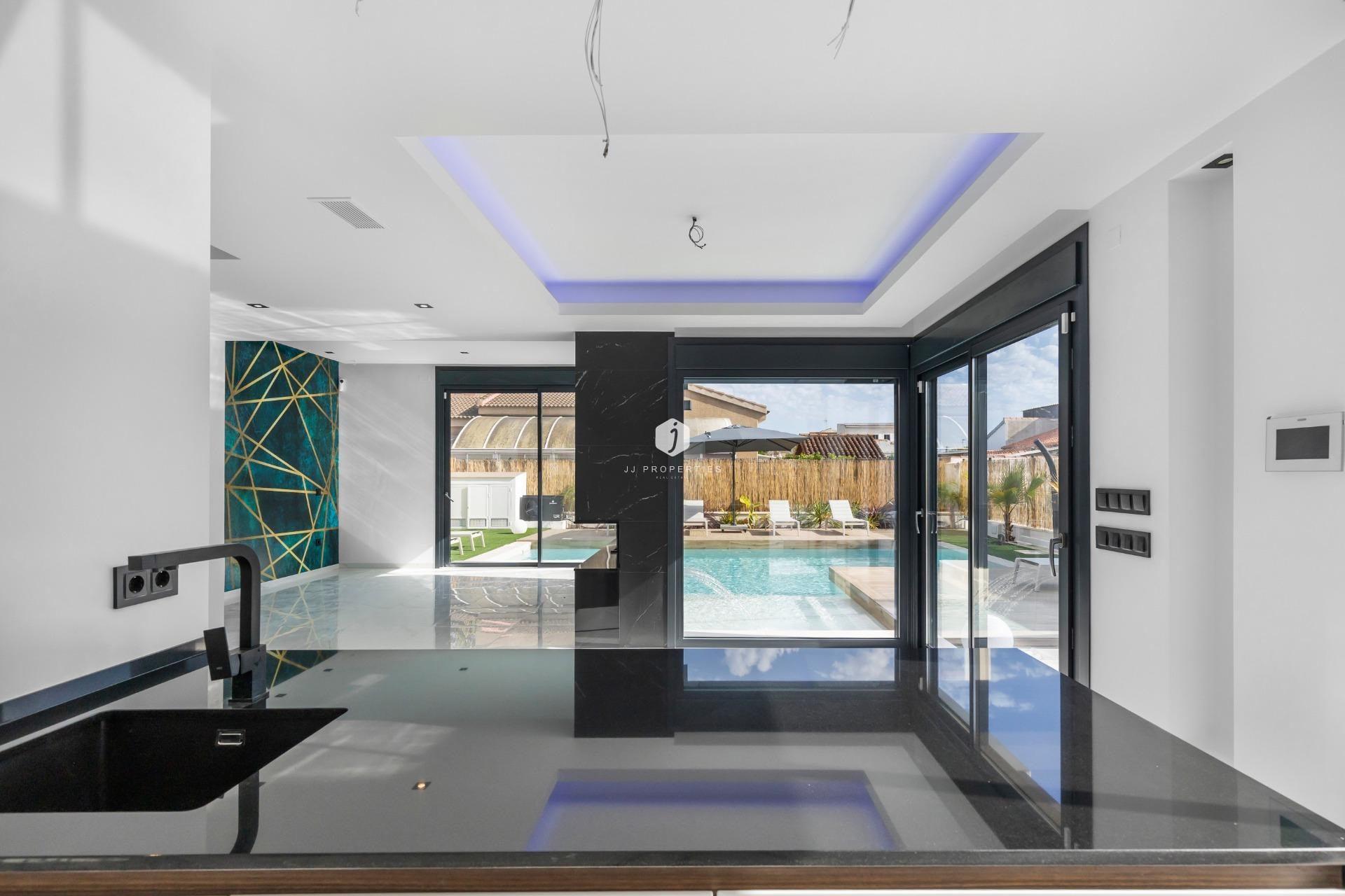 Z drugiej ręki - Villa -
Torrevieja - Torreta Florida