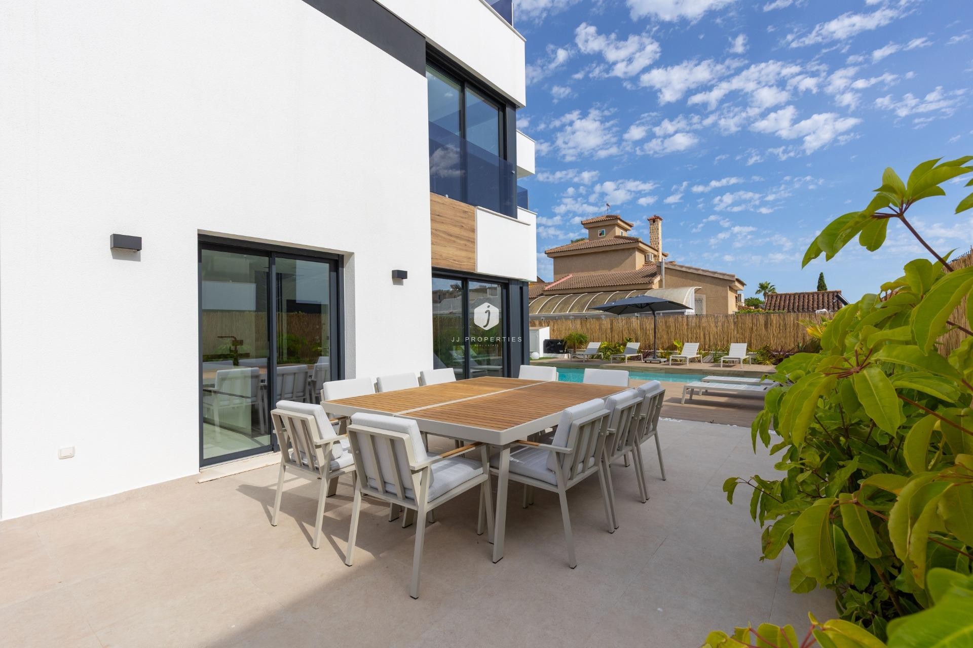 Z drugiej ręki - Villa -
Torrevieja - Torreta Florida