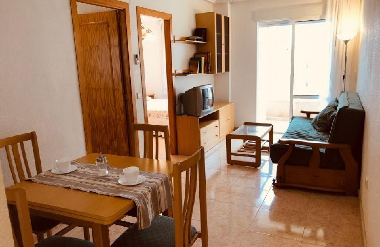 D'occasion - Appartement -
Torrevieja - Centro