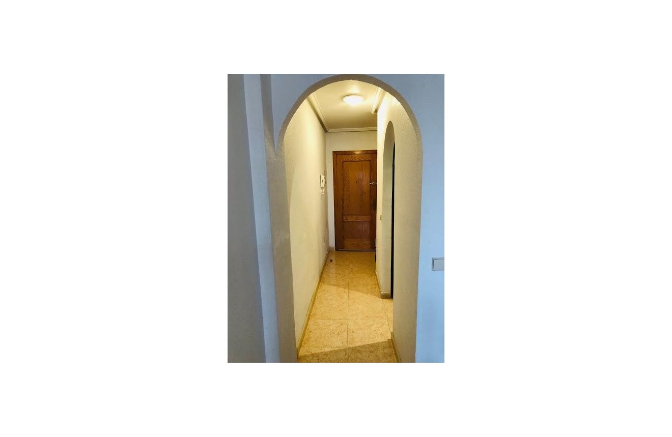 Resale - Apartment / flat -
Torrevieja - Centro