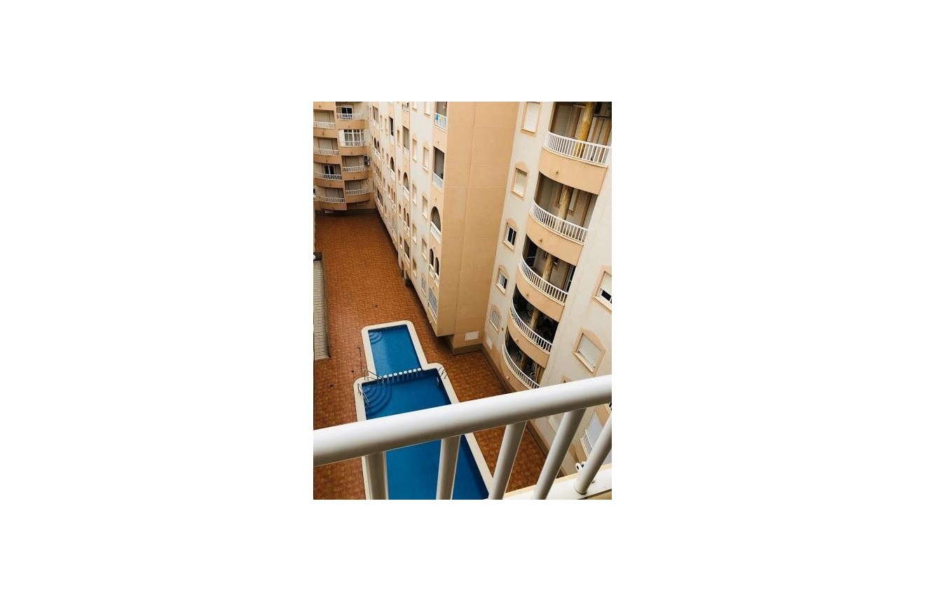 D'occasion - Appartement -
Torrevieja - Centro