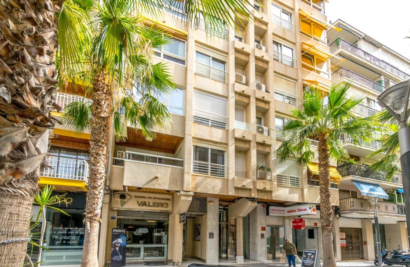 Tweedehands - Appartement / flat -
Torrevieja - Centro