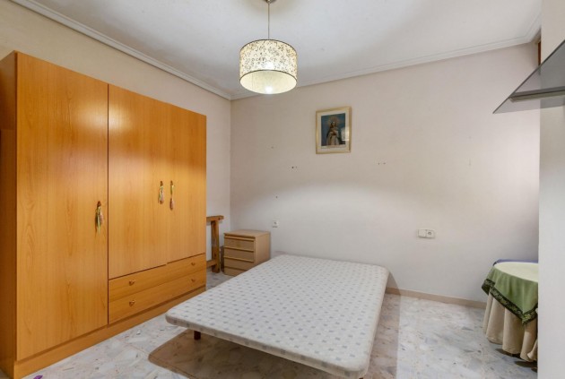 Resale - Apartment / flat -
Torrevieja - Centro