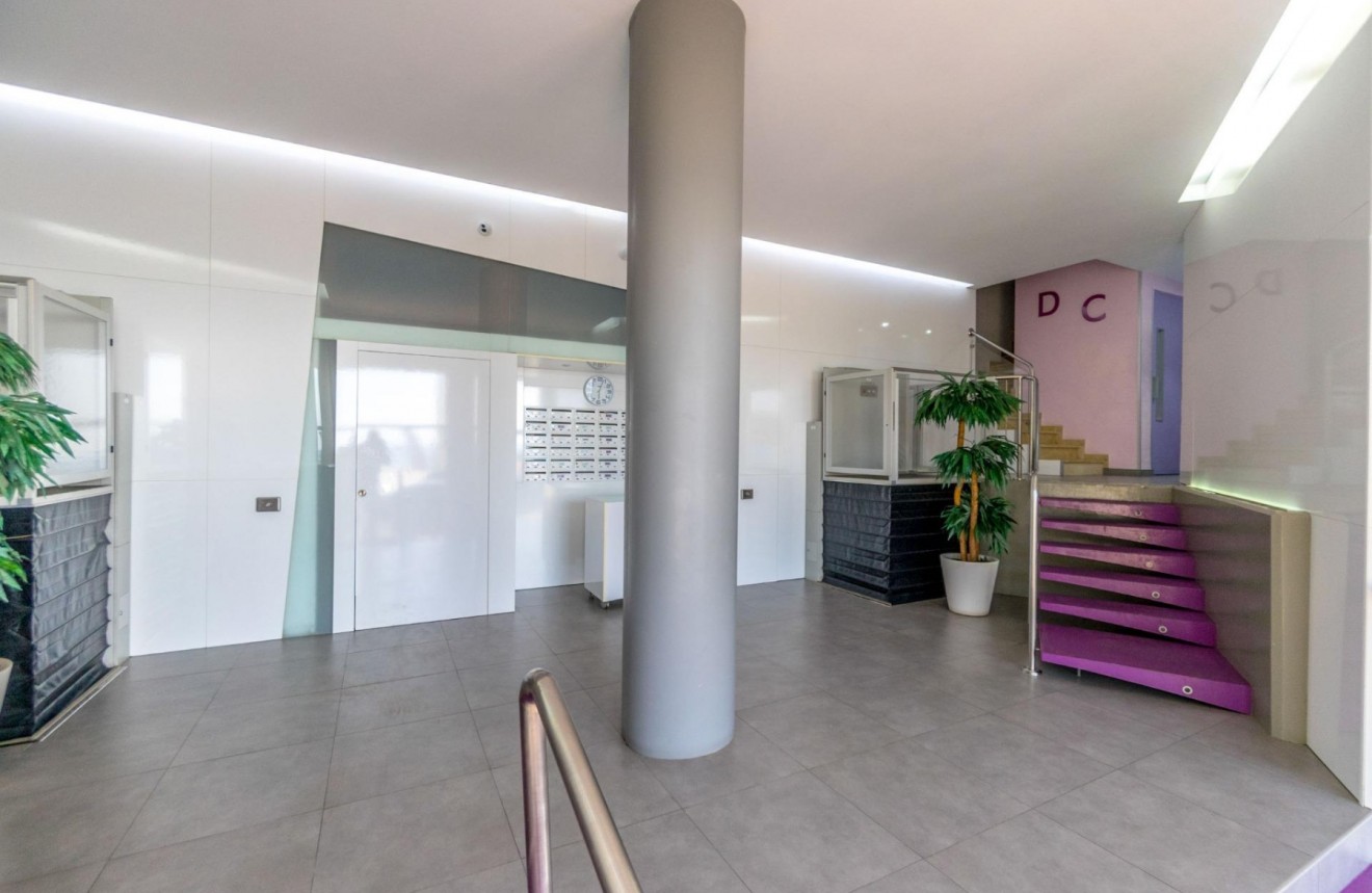 D'occasion - Appartement -
Torrevieja - Playa del cura