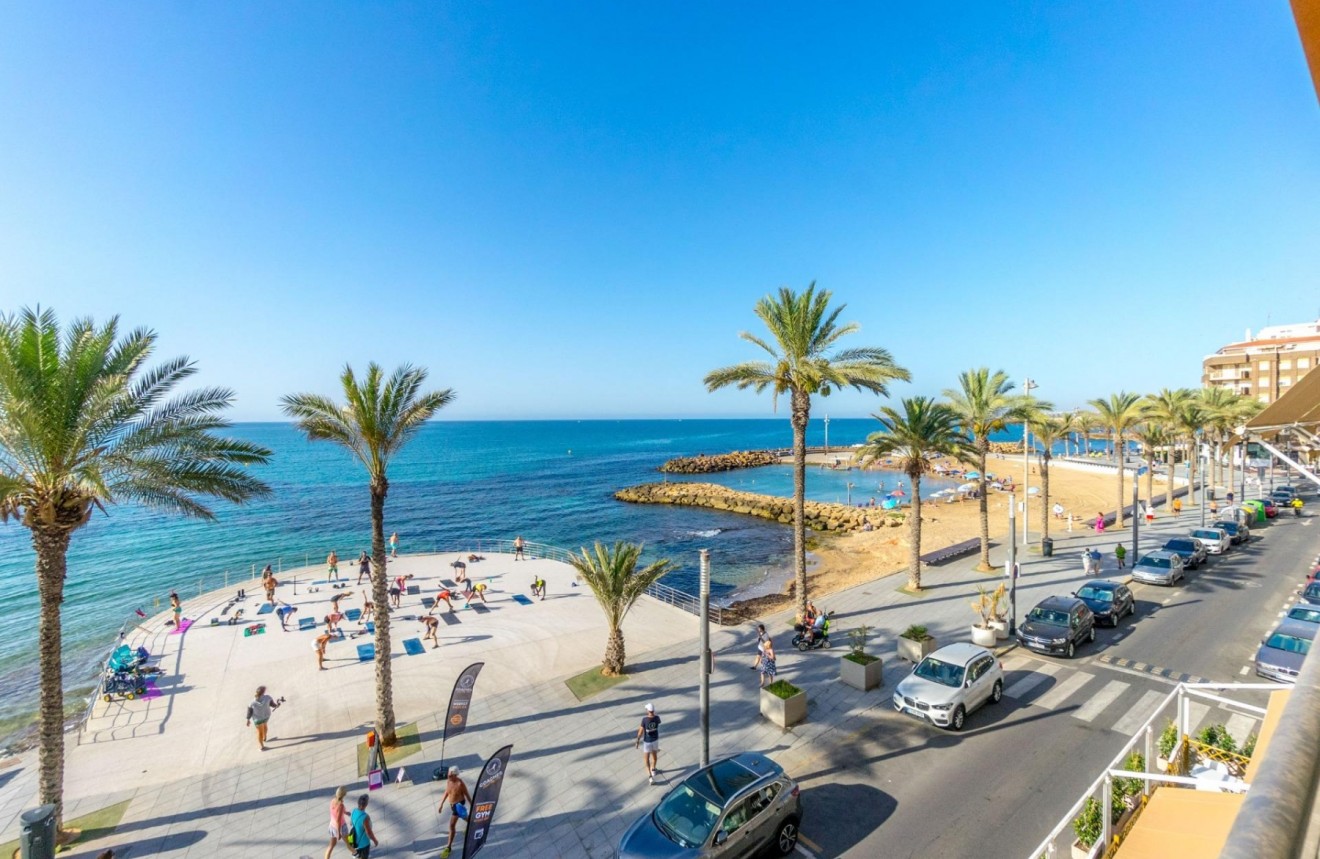 Z drugiej ręki - Mieszkanie w bloku -
Torrevieja - Playa del cura