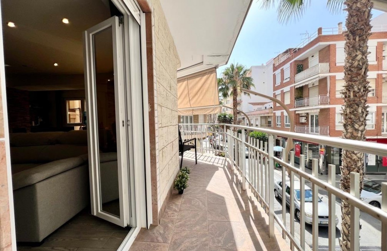 D'occasion - Appartement -
Torrevieja - Centro