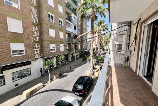 Resale - Apartment / flat -
Torrevieja - Centro