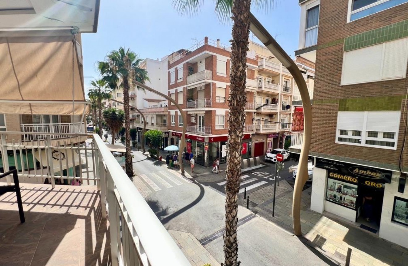 Aus zweiter Hand - Wohnung -
Torrevieja - Centro