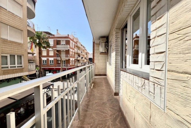 Resale - Apartment / flat -
Torrevieja - Centro