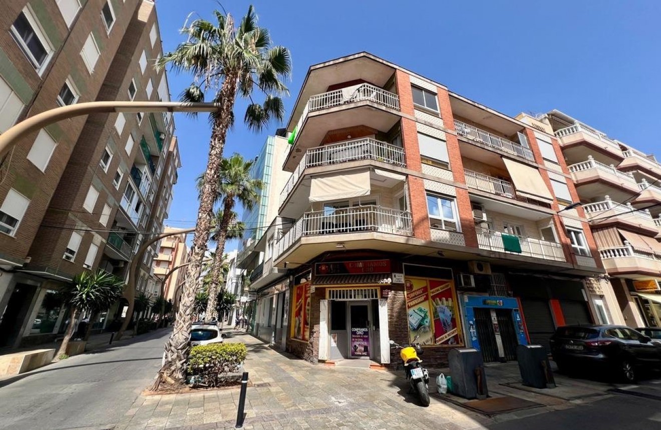 Tweedehands - Appartement / flat -
Torrevieja - Centro