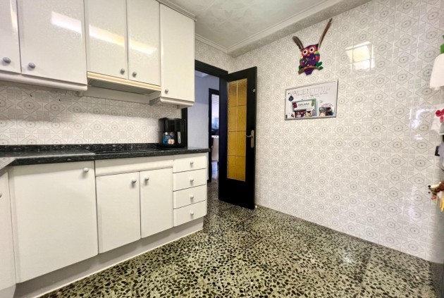 Segunda mano - Apartamento / piso -
Torrevieja - Centro