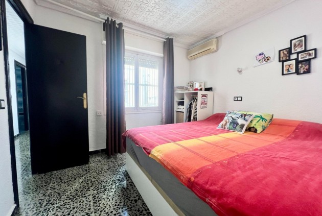 Aus zweiter Hand - Wohnung -
Torrevieja - Centro